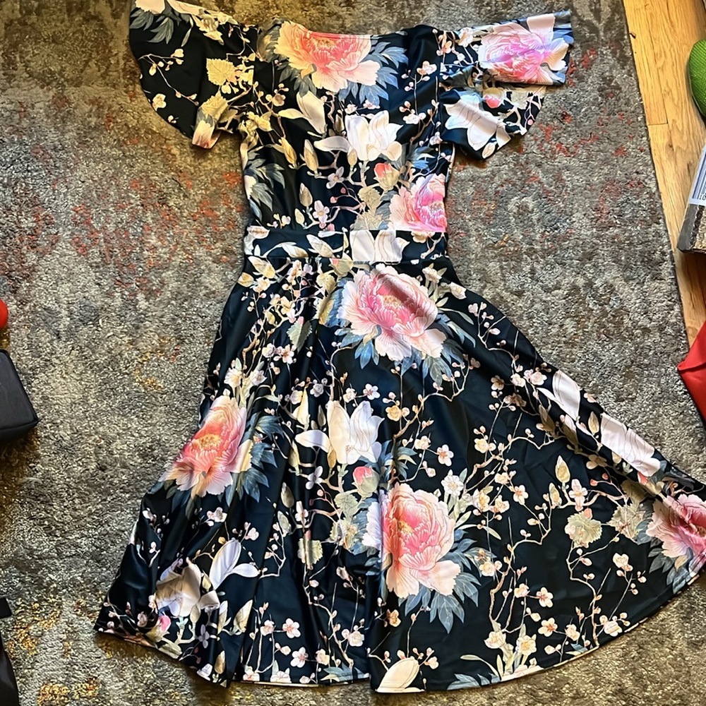 NWOT Blackmilk Koson Flowers Rio Midi Dress (S) - Picture 8 of 8